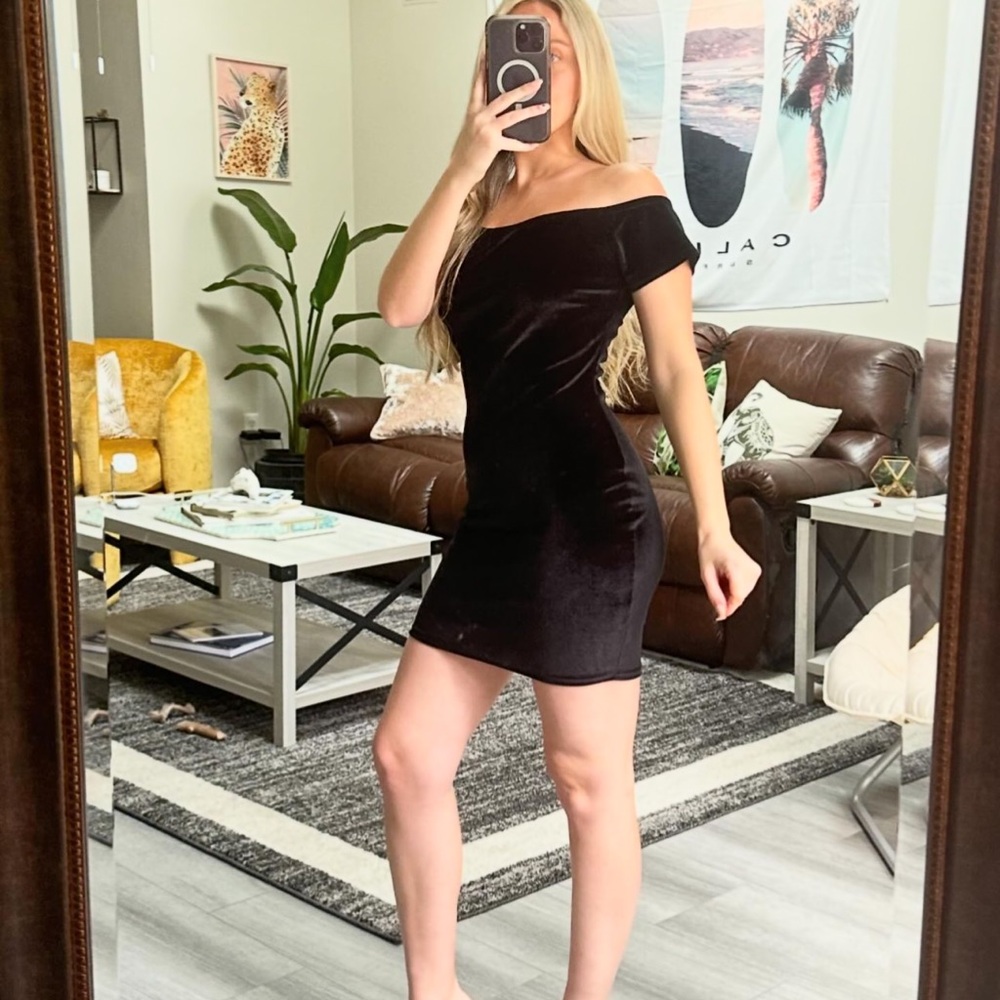 Pretty Little Thing dress